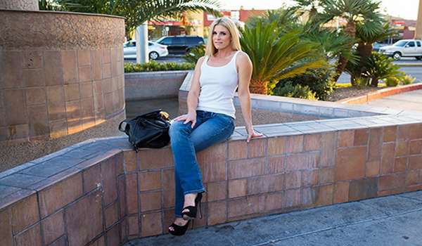 MomPOV: Gorgeous MILF India Summer – India Summer