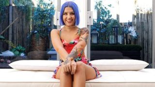 Net Video Girls: Colorful and Stylish – Luna