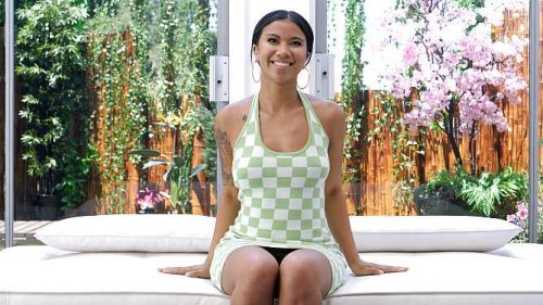 Net Girl: Going All Out Today – Ameena