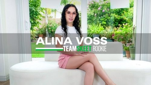 She’s New: Newcomer Alert – Petite Cutie Alina Voss Is Our Gift to You