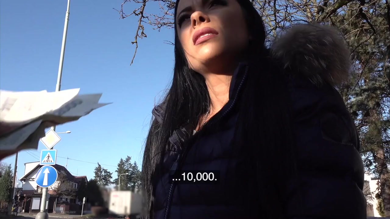 Amateur brunette with perfect body fucked in photo casting